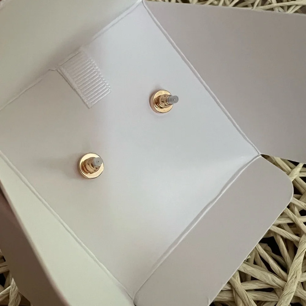 HOUSE OF HARLOW • BOW DANGLE EARRING - Picture 3 of 4